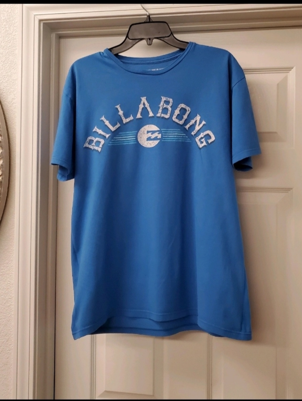 Billabong Blue Organic Cotton Logo Tee Size Large.